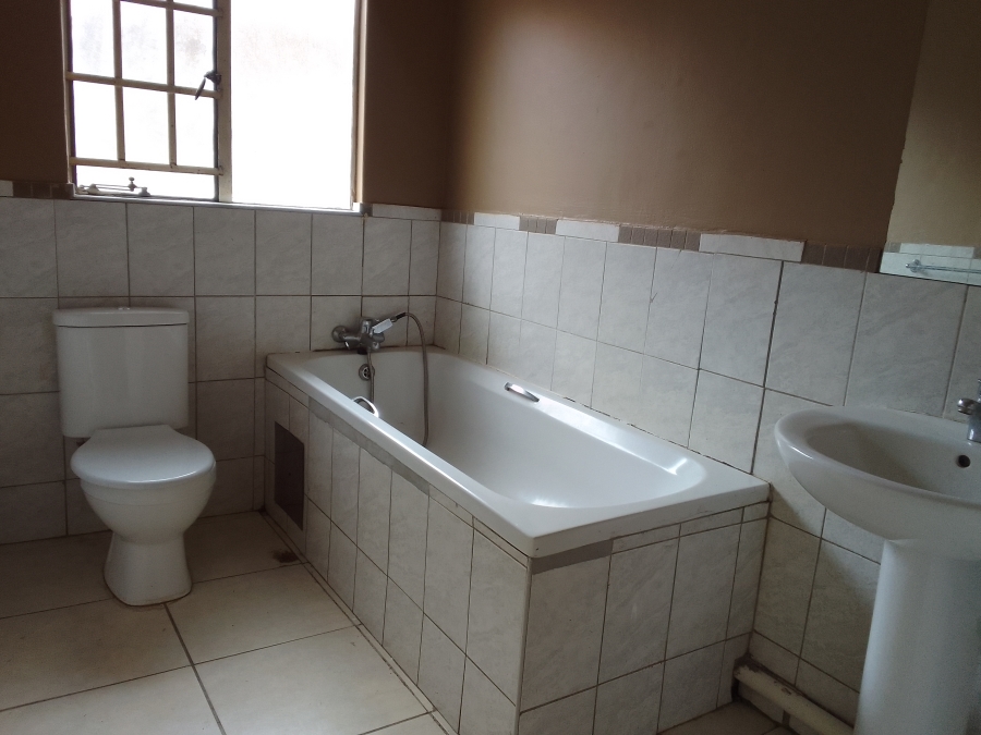 To Let 3 Bedroom Property for Rent in Oos Einde North West